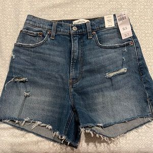 Abercrombie High Rise 4” short